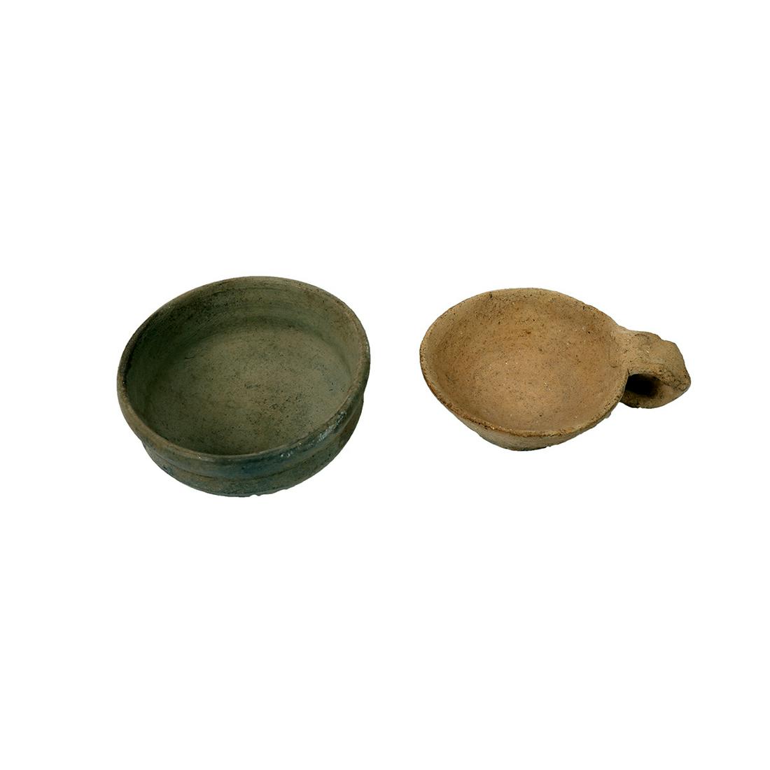 Lot of 2 Ancient Holy Land Iron Age Terracotta Vessels: Lot of 2 Ancient Holy Land Iron Age Terracotta Vessels c.1000 BC. Lot of 2 Ancient Holy Land Iron Age Terracotta Vessels c.1000 BC. Size 4 3/8 - 4 inches length. Ancient Holy Land Iron Age handled ves