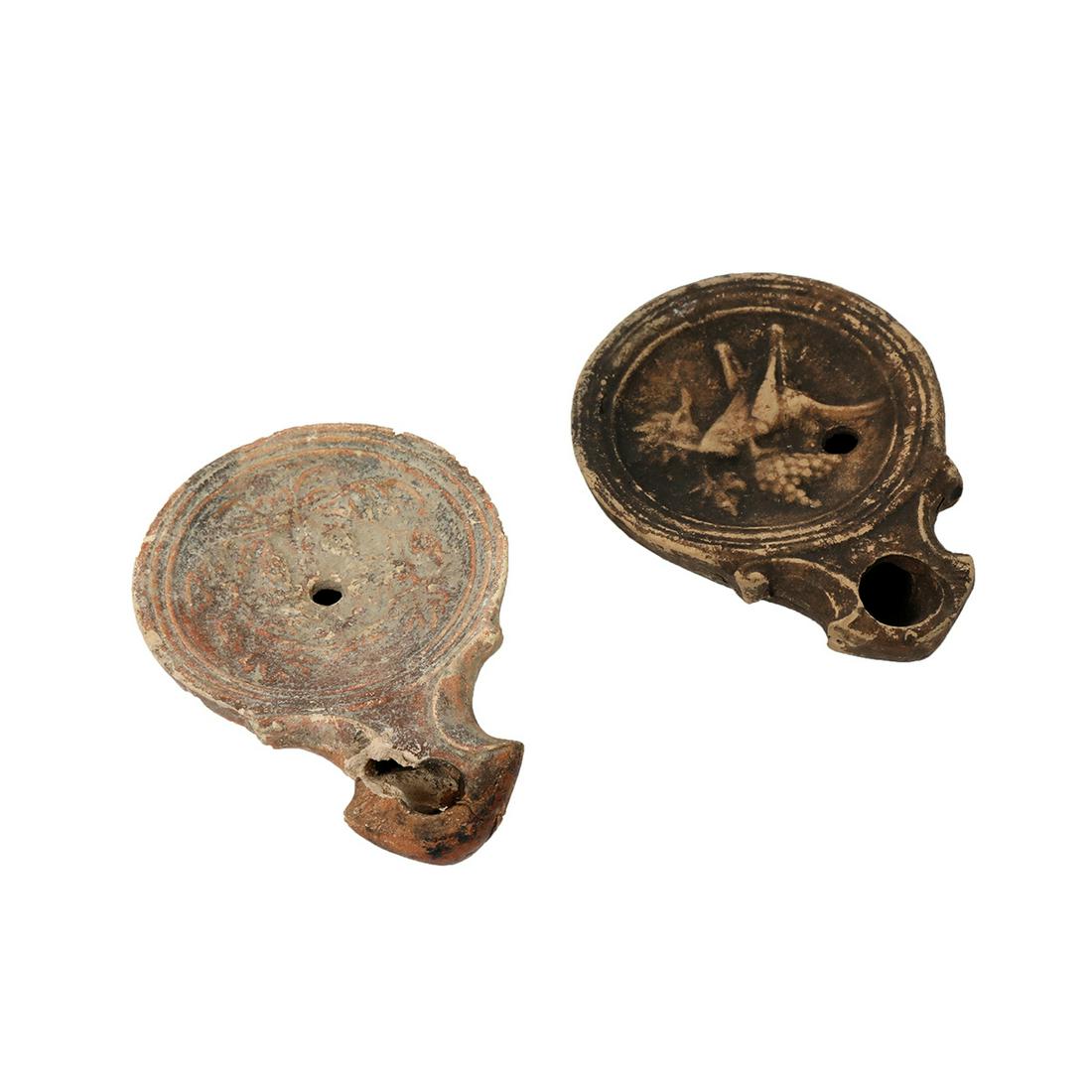 Lot of 2 Ancient Roman Terracotta Oil Lamps c.1st-4th (1 of 2)