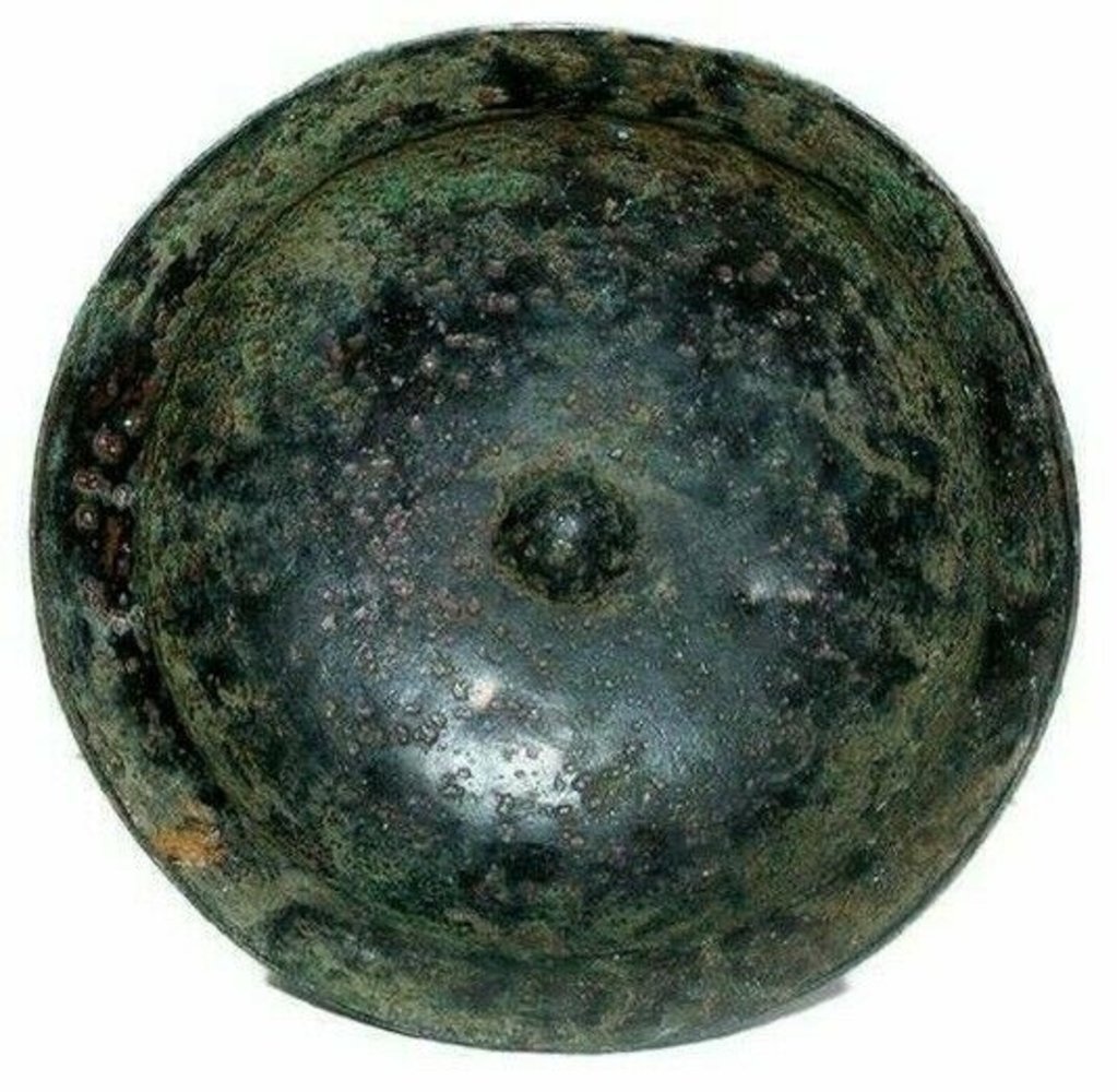 Ancient Near Eastern Luristan Bronze Phiale Bowl c.8th: Ancient Near Eastern Luristan Bronze Phiale Bowl c.8th century BC. Size 5 3/8 inches diameter x 1 1/2 inches high. Fine Large Ancient Near Eastern Luristan Bronze Phiale bowl, lovely patina. Provenanc