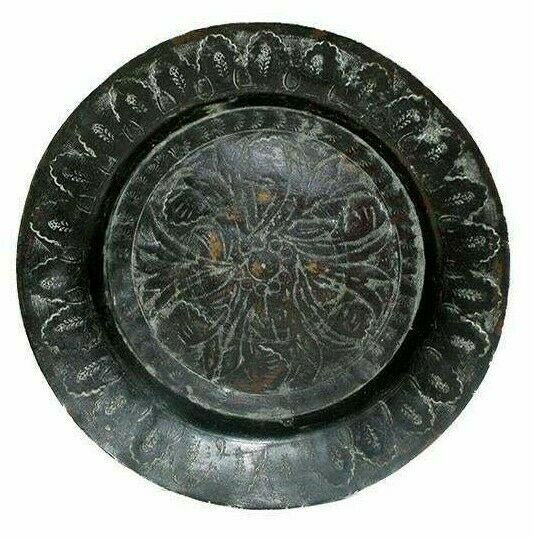 Ancient Near Eastern Sasanian Bronze Bowl c.5th century: Ancient Near Eastern Sasanian Bronze Bowl c.5th century AD. Size 7 1/2 inches diameter x 0 3/4 inches high. Fine Ancient Near Eastern Bronze bowl decorated with floral design. Provenance: From the Est