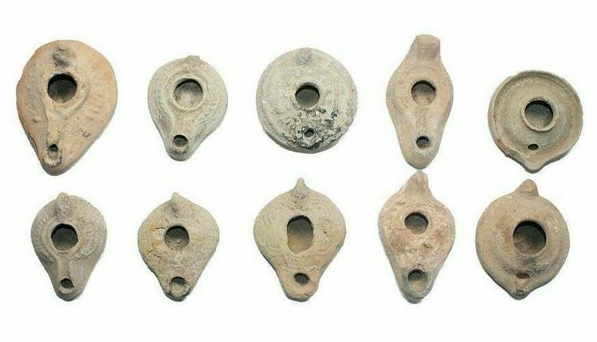 Lot of 10 Ancient Roman, Byzantine Terracotta Oil Lamps: Lot of 10 Ancient Roman, Byzantine Terracotta Oil Lamps c.1st-5th century AD. Size 3 - 3 7/8 inches length. Great lot of 10 Ancient Roman and Byzantine period terracotta oil lamps. Provenance: From Pr