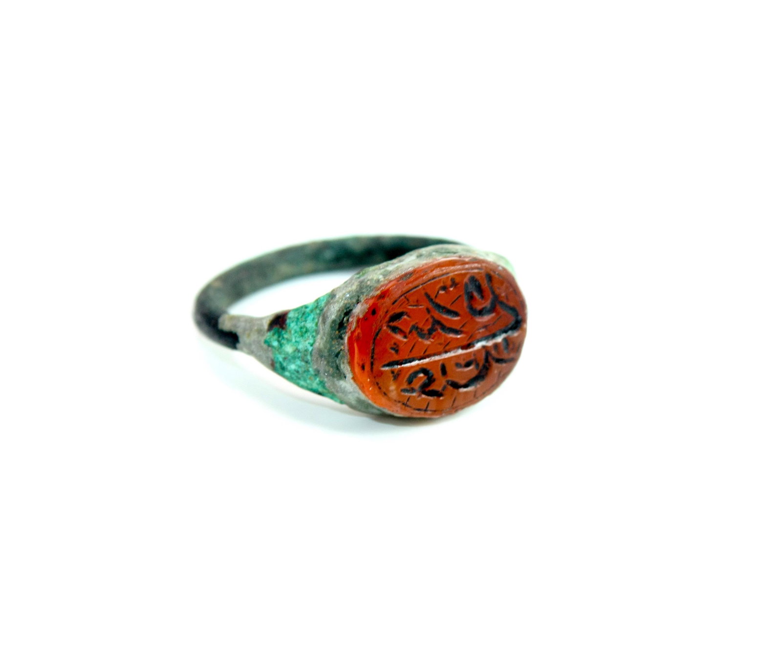 Antique Islamic Bronze ring with Agate Seal c.18th: Antique Islamic Bronze ring with Agate Seal c.18th century AD. Ring Size 9.7 USA. Carved agate stamp seal with Arabic calligraphy mounted on a bronze ring. wearable. Ex MD Estate.