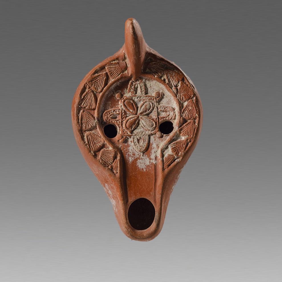 Ancient Roman North African Terracotta Oil Lamp c.4th (1 of 2)