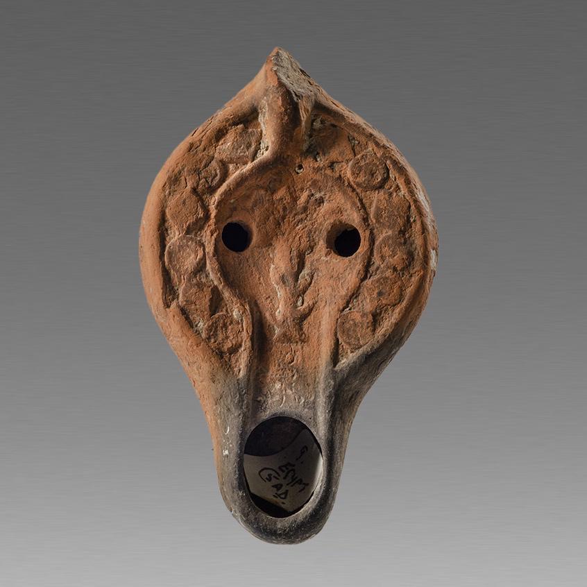Ancient Roman North African Terracotta Oil Lamp c.4th (1 of 2)