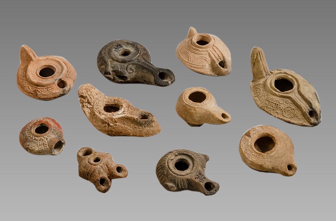 Ancient Hellenistic, Roman, Byzantine Terracotta Oil: Ancient Hellenistic, Roman, Byzantine Terracotta Oil Lamps (10) c.1st Century BC-5th century AD. Size 2 1/2 - 4 1/2 inches length. Great lot of 10 Ancient Hellenistic, Roman and Byzantine period terra