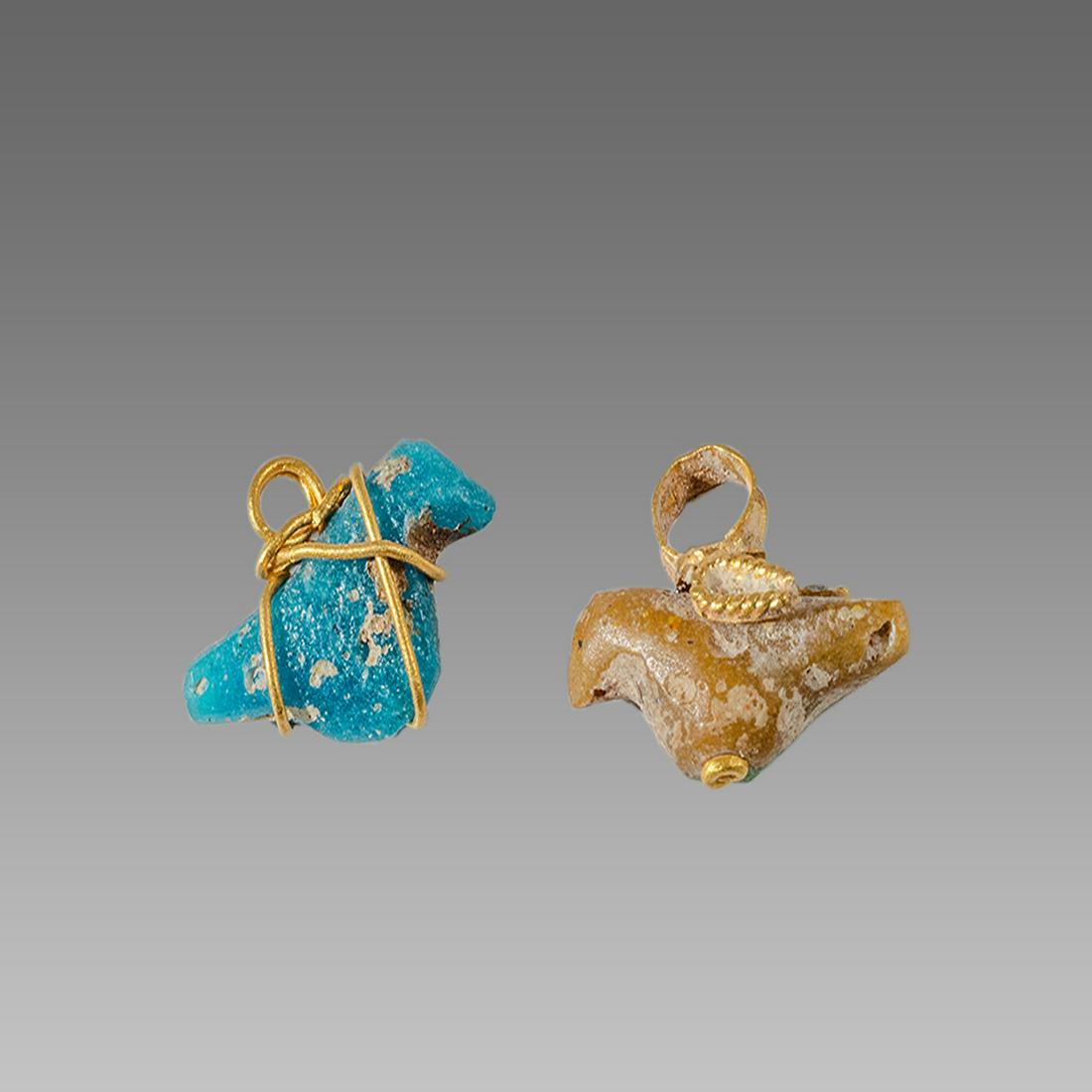 Lot of 2 Ancient Roman gold pendants with glass birds (1 of 1)