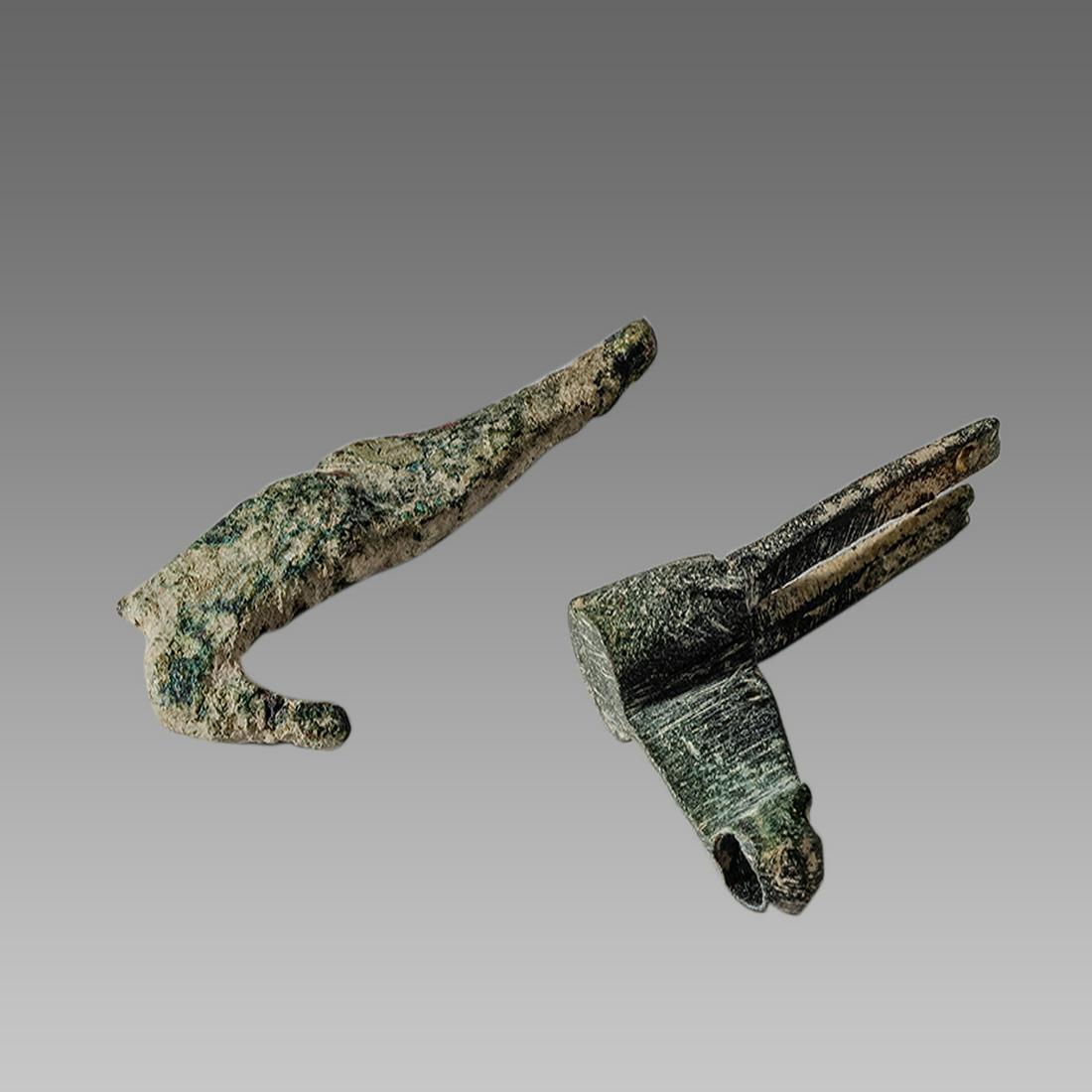 Lot of 2 English Bronze Padlock c.13th century AD.: Lot of 2 English Bronze Padlock c.13th century AD. Size 1 3/4 - 1 1/4 inches length. Barrel padlock bolt. Interior locking mechanism for barrel lock. Bronze Bolt with prongs for slide-type key. loop a