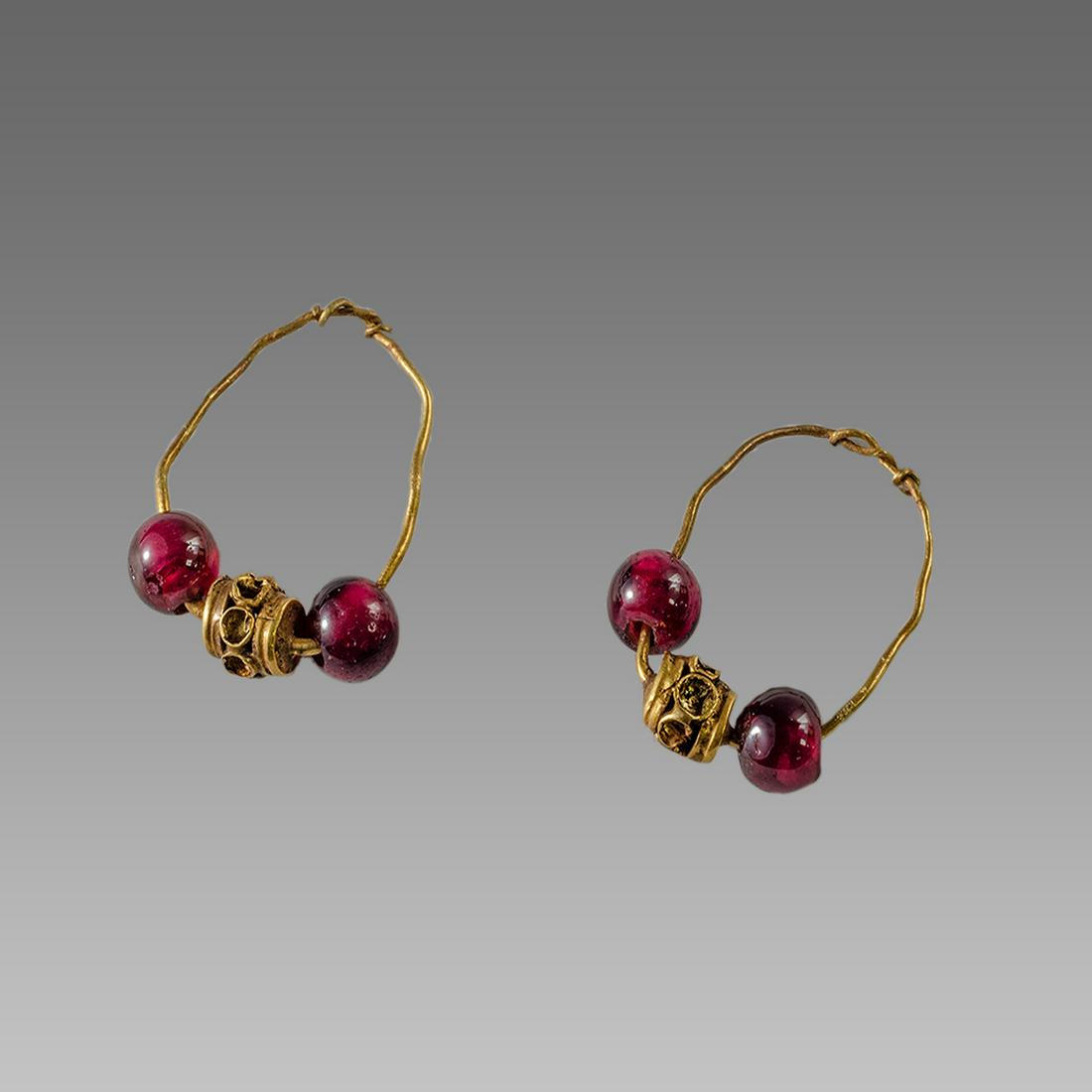 Ancient Islamic Gold Earring c.8th-12th century AD. (1 of 1)