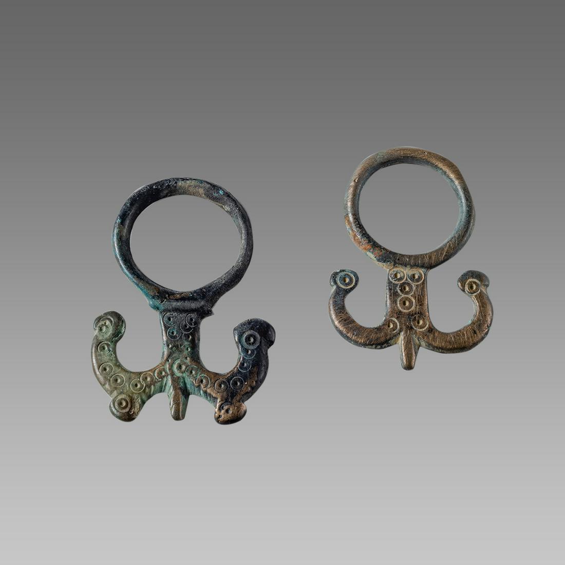 Lot of 2 Ancient Islamic Seljuk Bronze Rings c.9th (1 of 2)