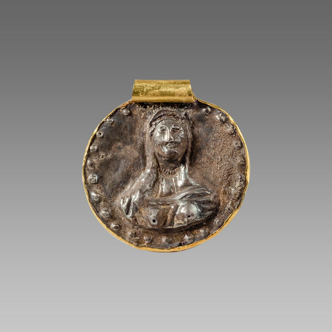 Roman Style silver and gold medallion with female bust. (1 of 2)
