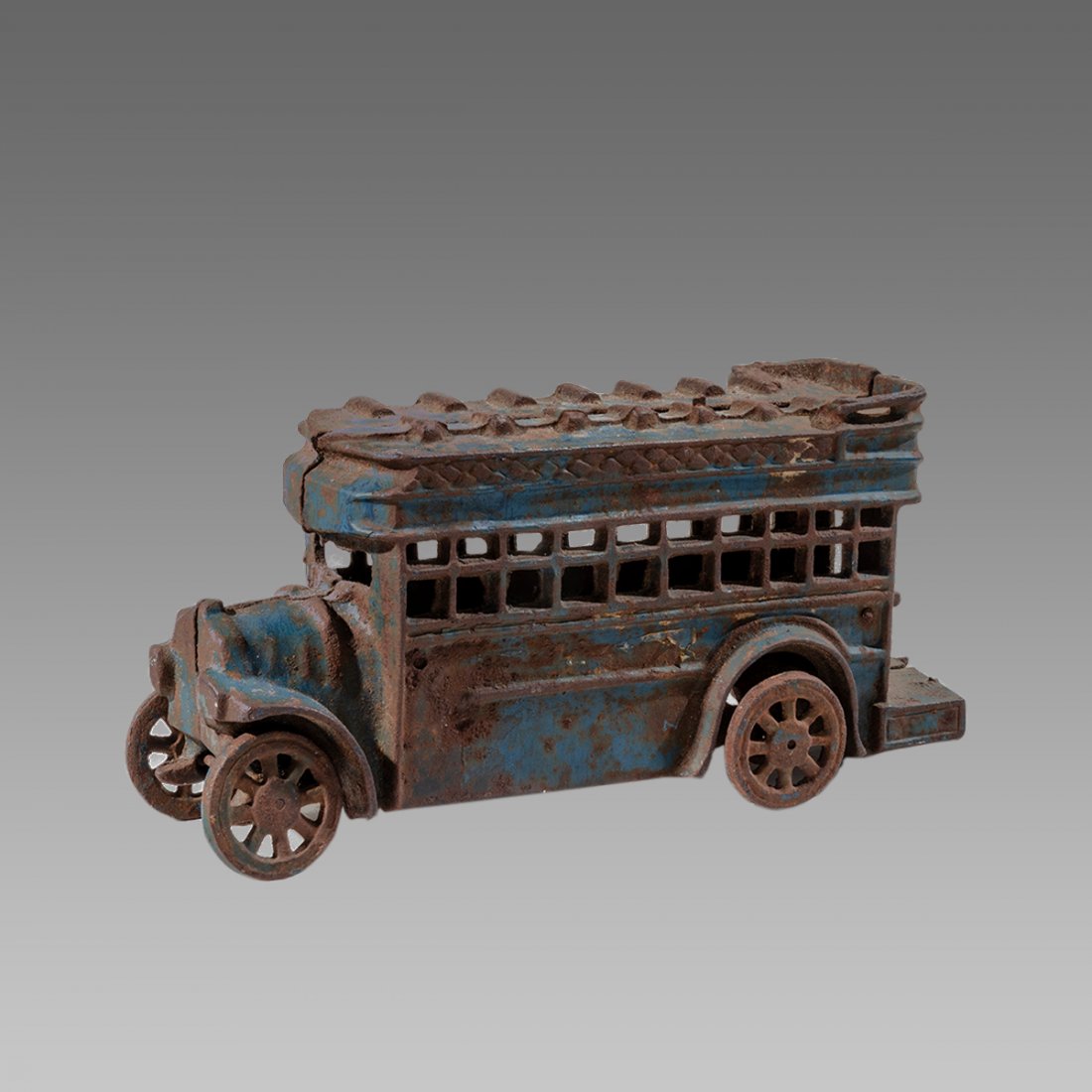 Vintage Cast Iron Bus.: Vintage Cast Iron Bus. Size 10 1/2 inches length, 5 inches high. Cool looking vintage cast iron bus painted in blue.
