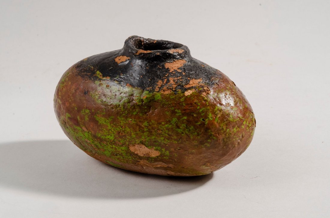 Ancient Egyptian Predynastic Pottery Vessel c.1800 BC. (1 of 2)