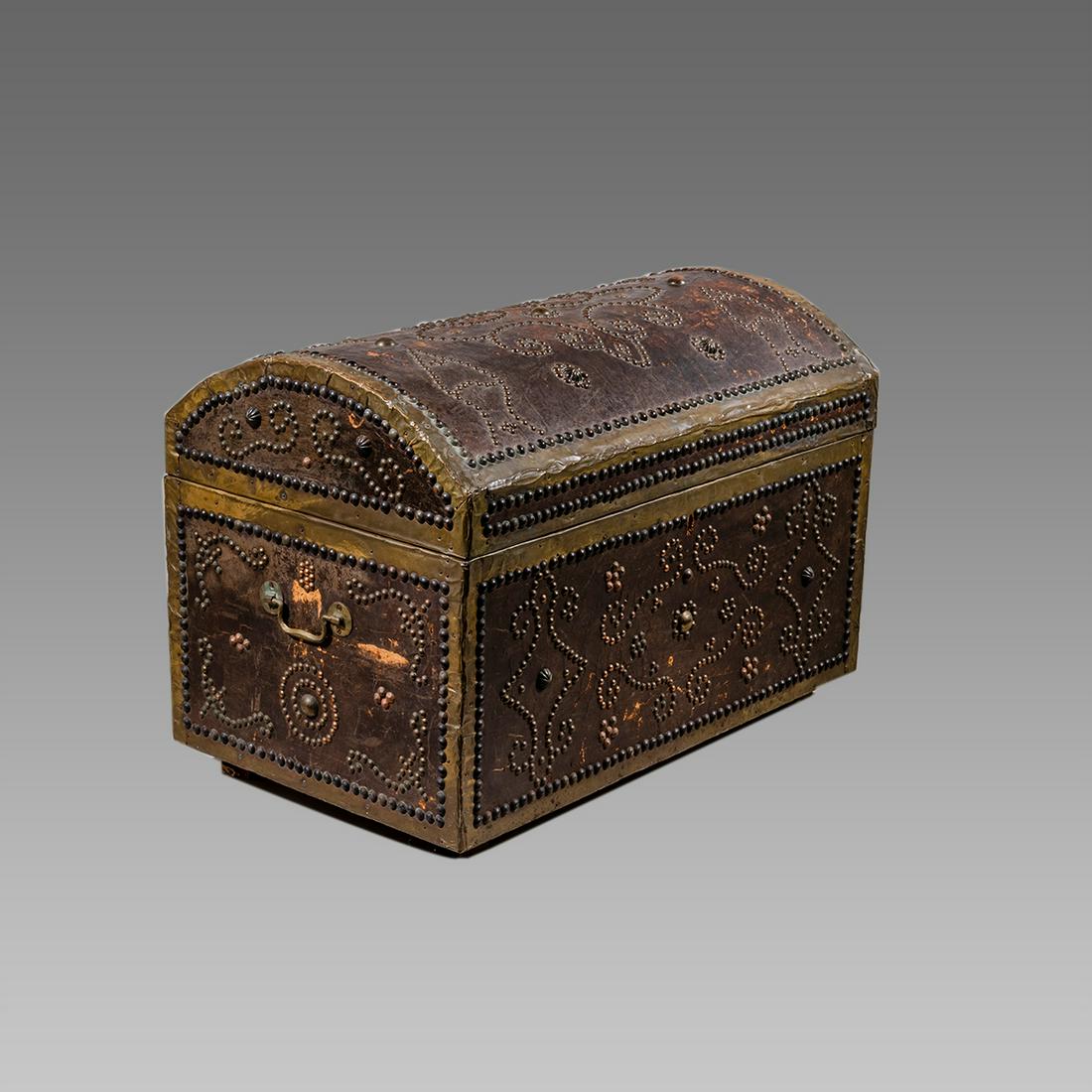 Middle Eastern Moroccan Wood Chest. (1 of 2)
