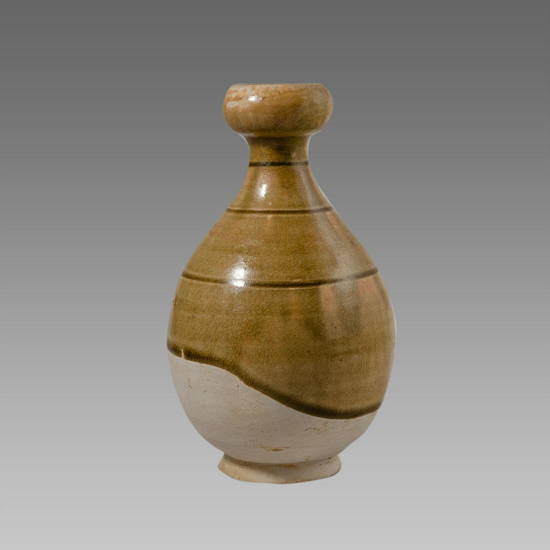 Chinese Tang Dynasty Ceramic Vase. (1 of 4)