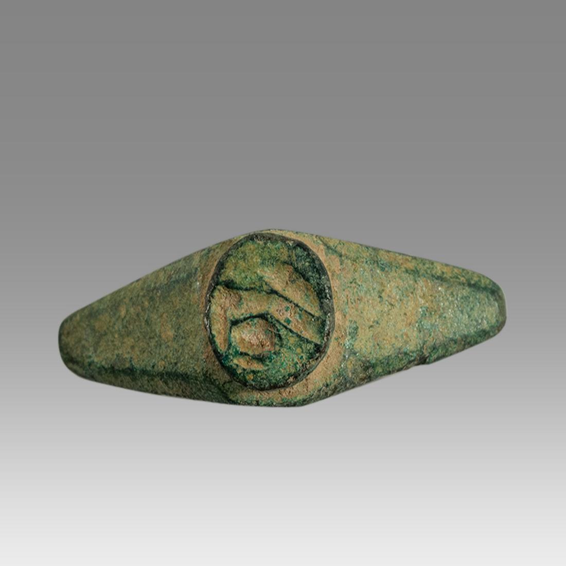 Ancient Holy Land Roman Bronze Ring c.2nd century AD. (1 of 2)
