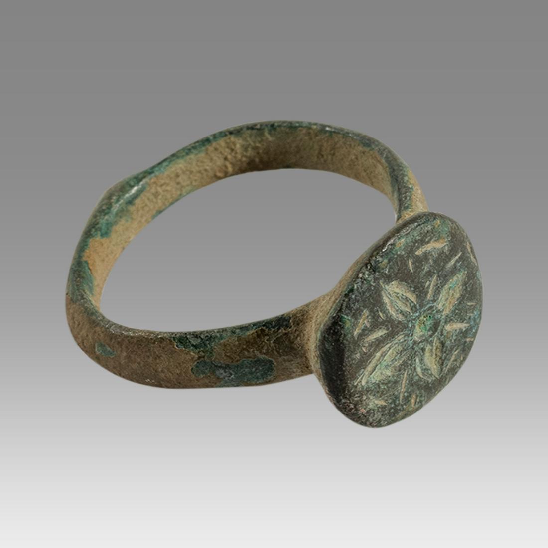 Ancient Holy Land Roman Bronze Ring c.2nd century AD. (1 of 2)
