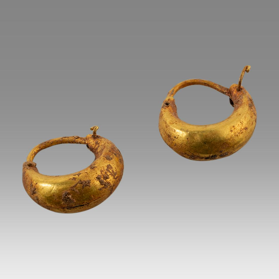 Ancient Roman Gold Pair of Earrings c.1st century AD. (1 of 2)