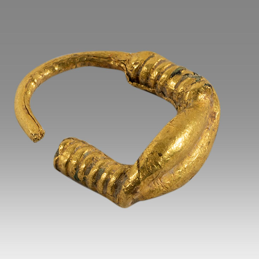Ancient Roman Gold Earring c.1st-4th century AD. (1 of 2)
