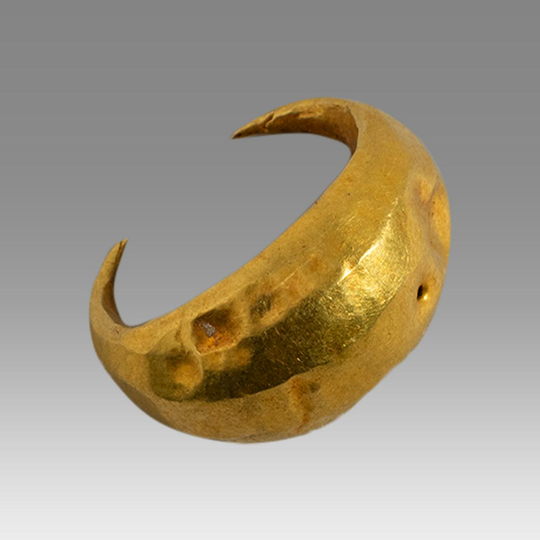 Ancient Roman Gold Earring c.1st-4th century AD. (1 of 2)