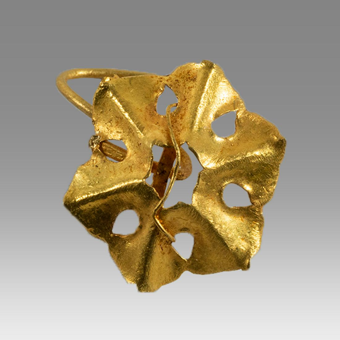 Ancient Roman Gold Earring c.1st-4th century AD. (1 of 2)