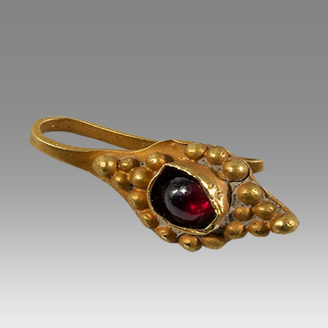 Ancient Roman Gold Earring c.1st-4th century AD. (1 of 2)