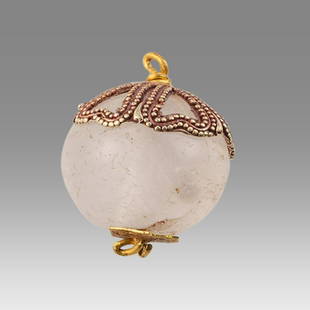 Ancient Roman Gold Pendant with agate bead c.1st century AD.: Ancient Roman Gold Pendant with agate bead c.1st century AD. Size 14 mm. weight 1.8 grams. Fine White agate bead set in gold with suspension. Provenance: Private NYC Collection acquired in the USA