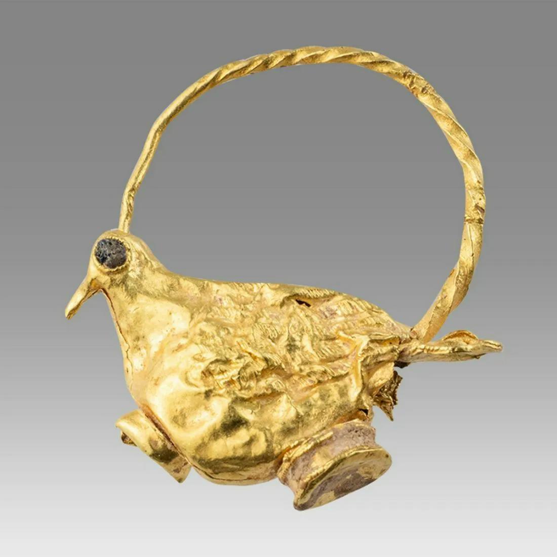 Ancient Byzantine Gold Bird Earring c.8th century AD. (1 of 2)