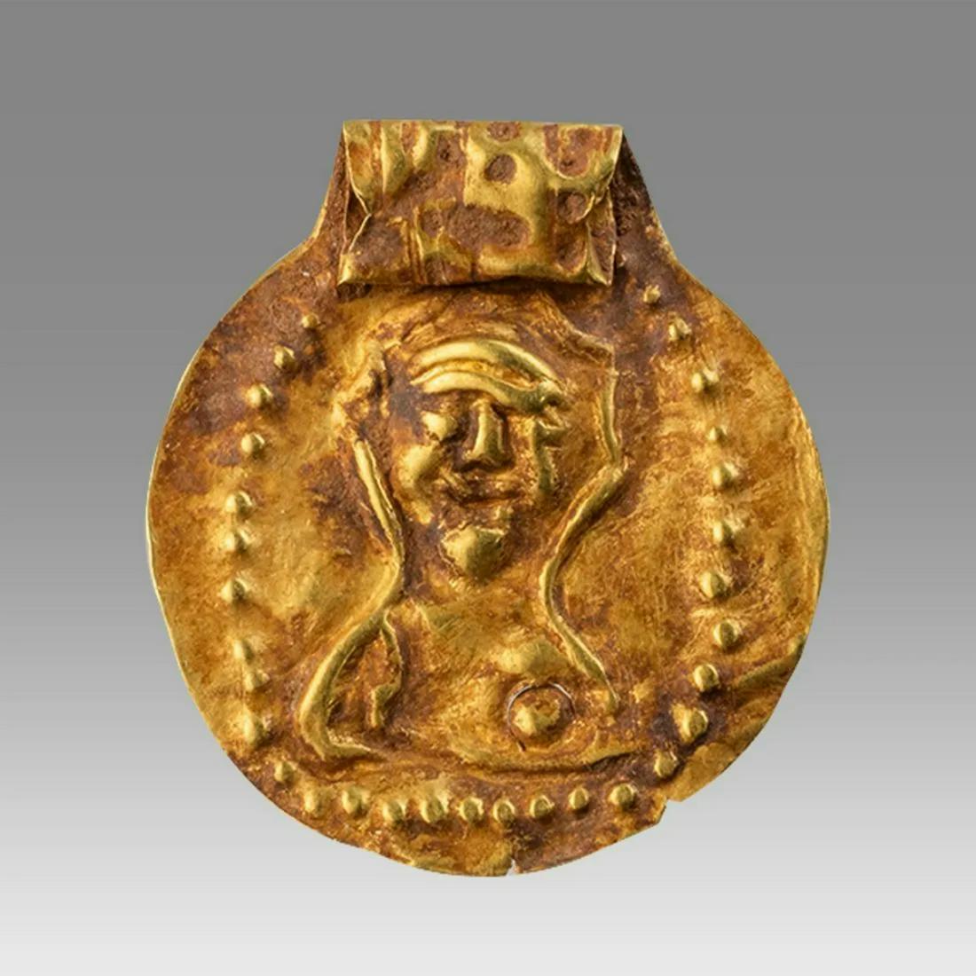 Ancient Byzantine Gold Pendant c.8th century AD. (1 of 2)
