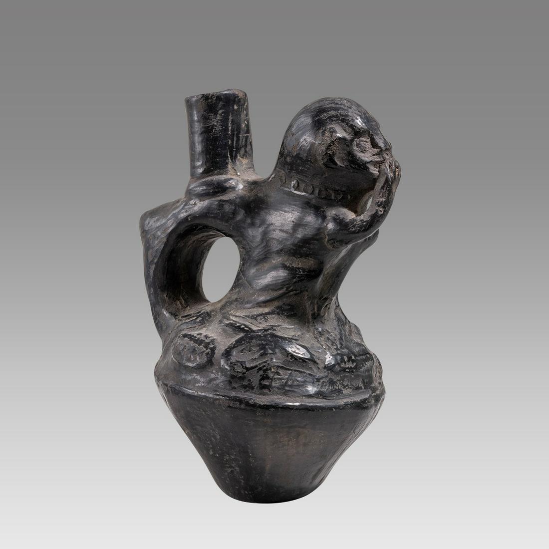 Chancay Style Blackware pottery Vessel. (1 of 5)