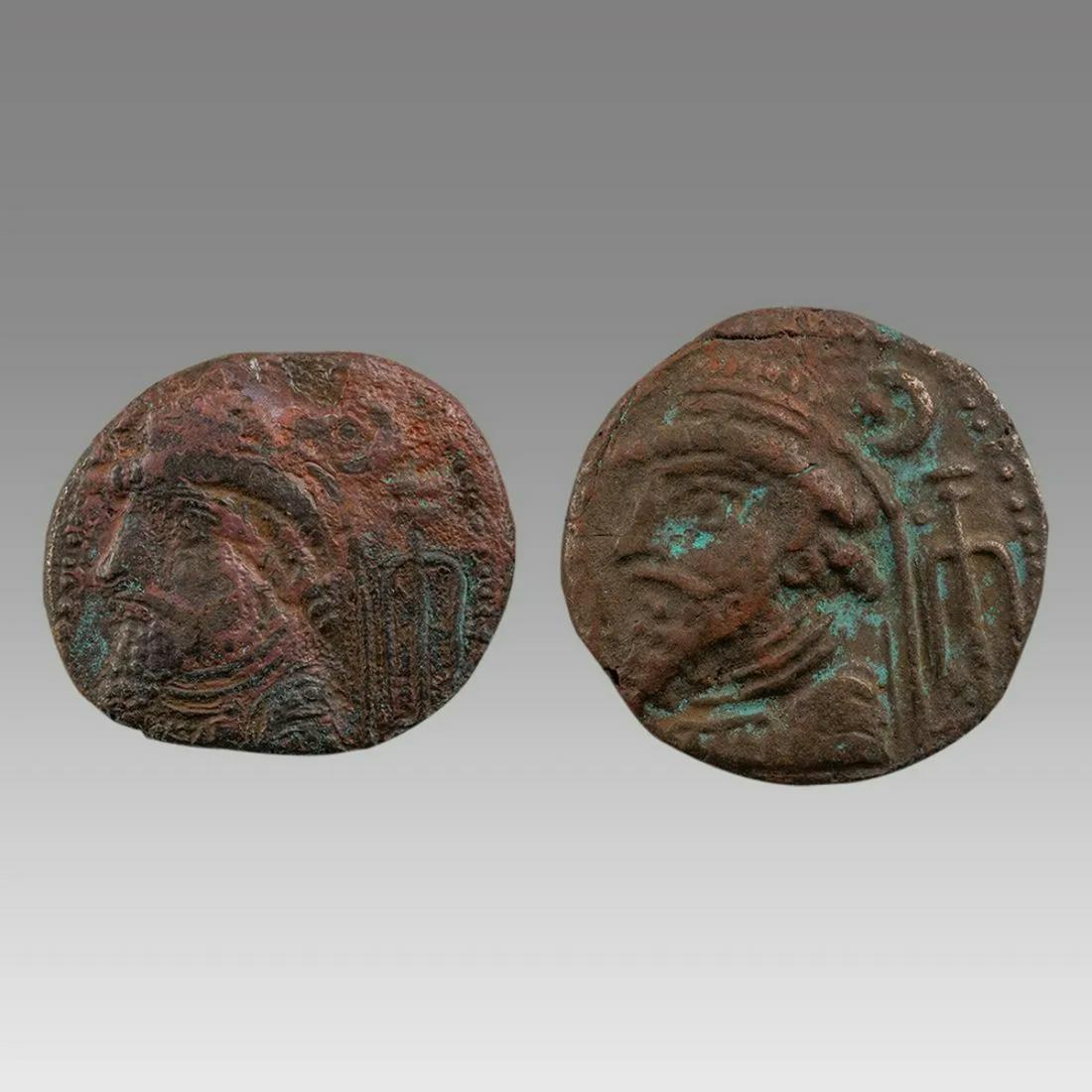 Lot of 2 Elymais, Kamnaskires V, Tetradrachm, 54/3-33/2 BC. Size 28-29 mm.: Lot of 2 Elymais, Kamnaskires V, Tetradrachm, 54/3-33/2 BC. Size 28-29 mm. Seleukeia on the Hedyphon mint. Uncertain date. Diademed and draped bust left, wearing long beard and torque; to right, star 