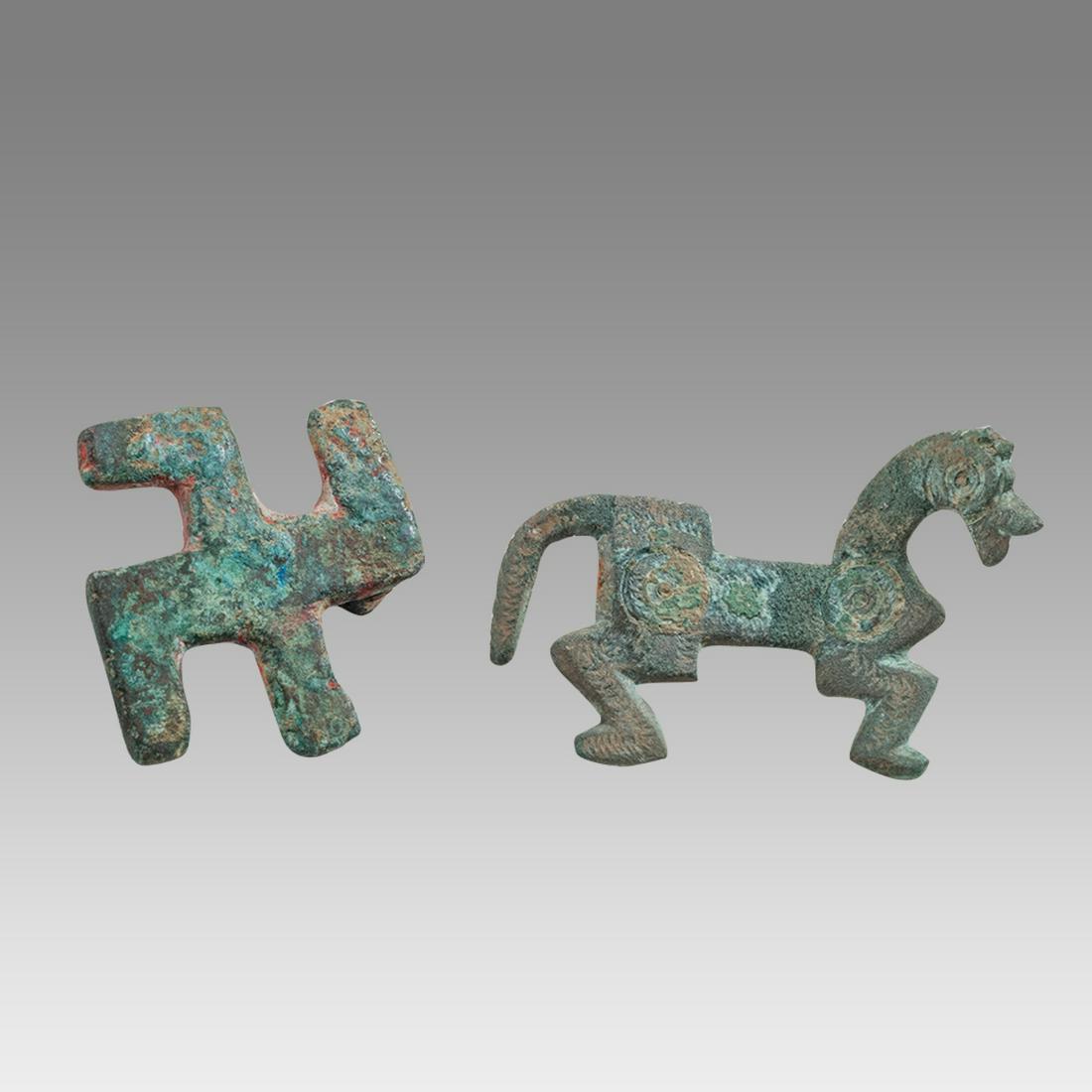 Lot of 2 Ancient Roman Bronze Fibula Brooches 2nd cent AD. (1 of 2)