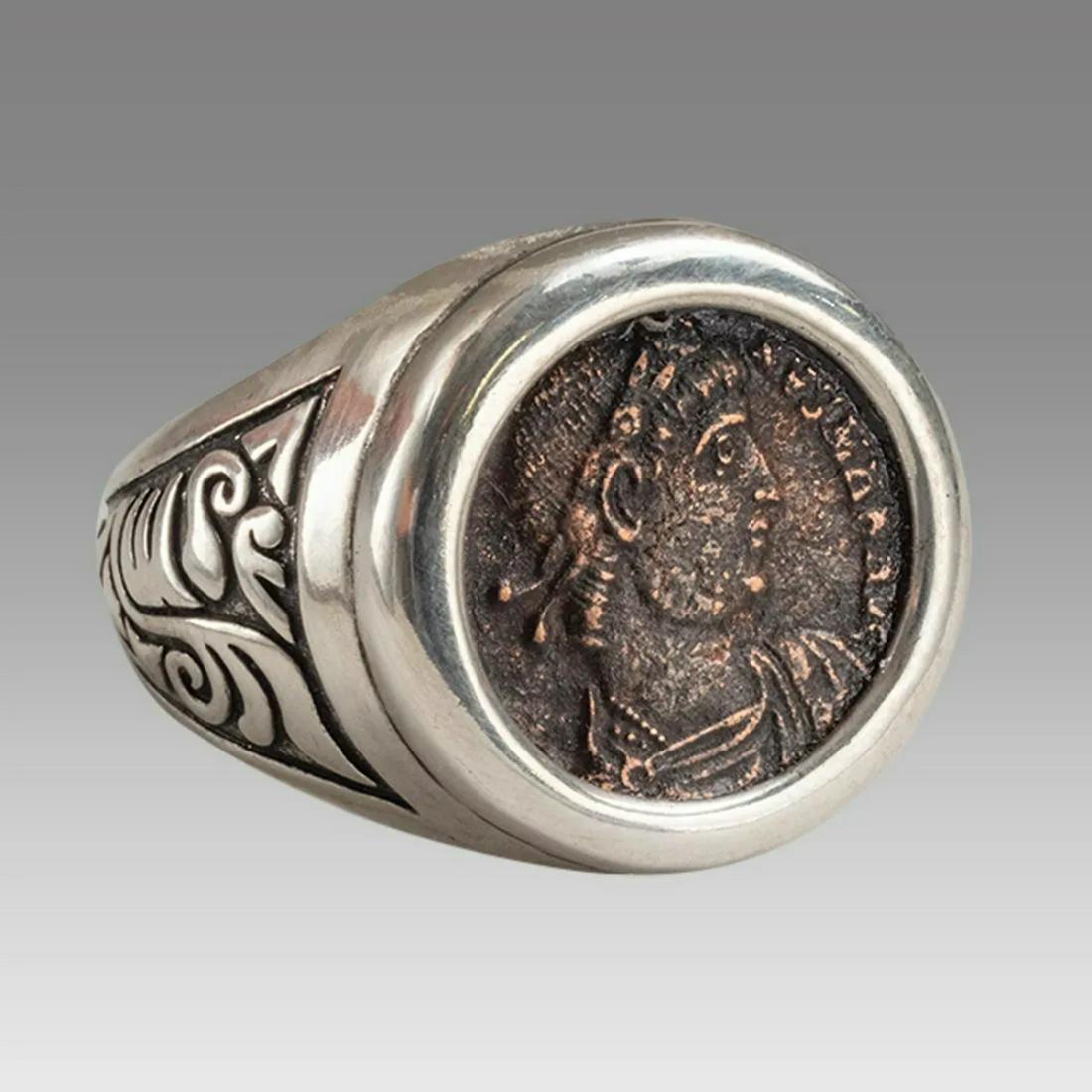 Ancient Roman, Constantine Bronze coin set in Silver ring 307-337 CE. (1 of 2)