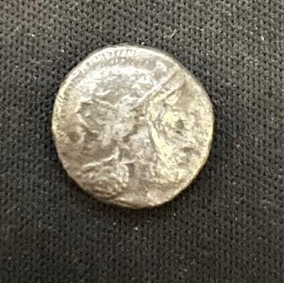 ANCIENT BAKTRIA, AR Drachm. Circa 285/3-280/78 BC.: ANCIENT BAKTRIA, Ar Drachm. Circa 285/3-280/78 BC.(14mm, 2.36 gm). Local standard. Uncertain mint in the Oxus region. Helmeted head of Athena right / Eagle standing left, head right; above, grape clus
