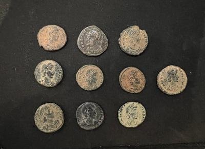 Lot of 10 Ancient Roman Bronze coins c.2nd-3rd century AD. Size 15 - 18 mm. Mixed lot of Ancient Rom (1 of 2)