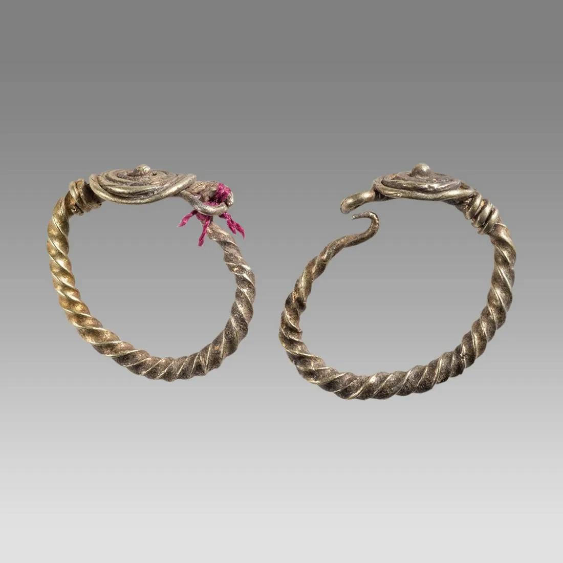 Ancient Roman Silver Pair of Earrings c.1st-2nd century AD. (1 of 2)