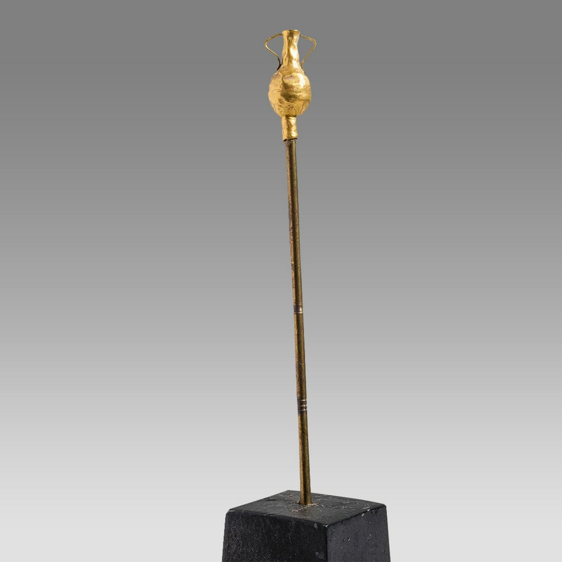 Ancient Roman Gold Amphora from Hair Pin c.1st-2nd century AD. (1 of 2)