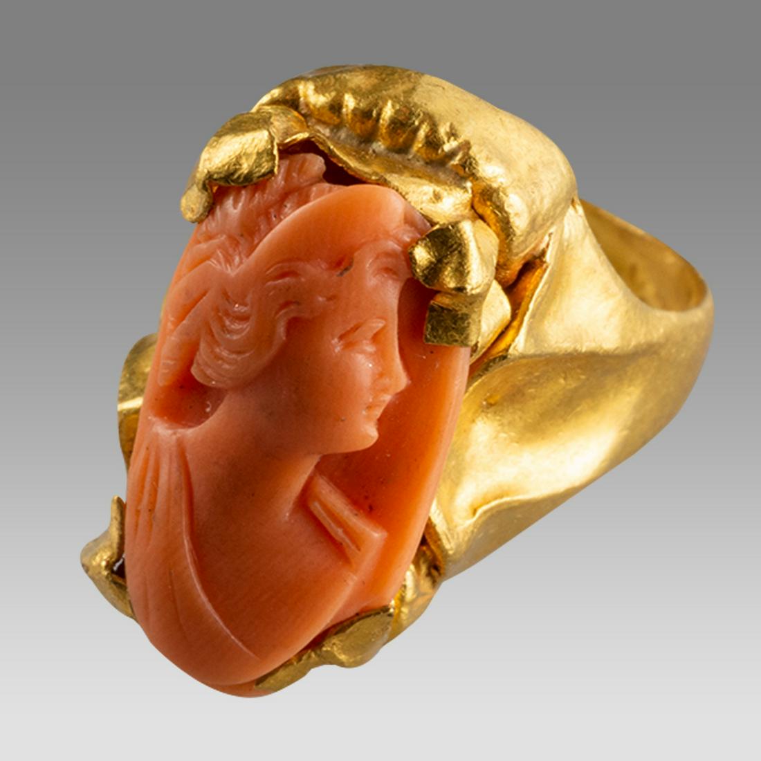 Ancient Roman Gold Ring with Cameo c.1st century AD. (1 of 2)