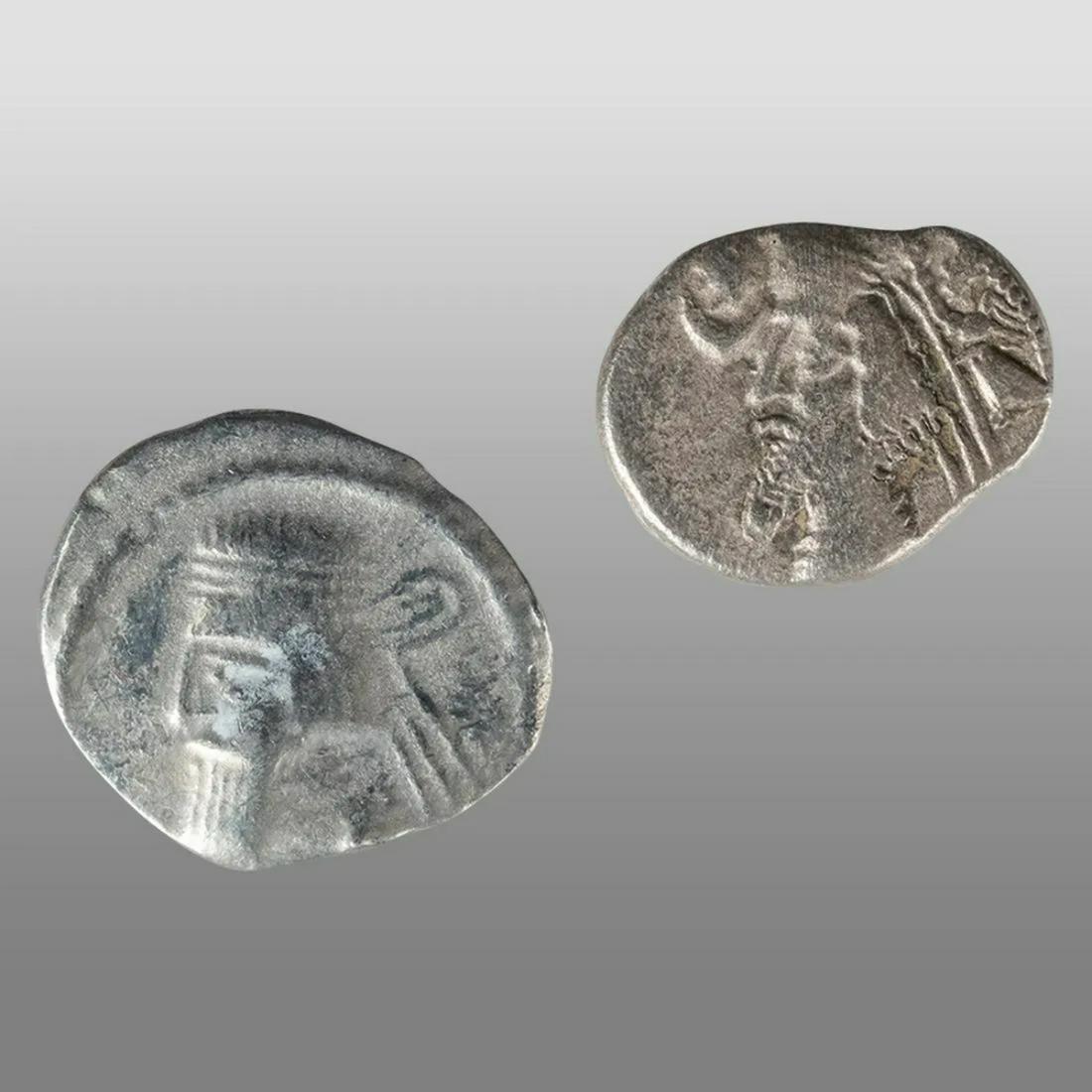 KINGS of PARTHIA. Phraates IV. / Vardanes I 38-2 BC. Silver Drachms (2). (1 of 2)