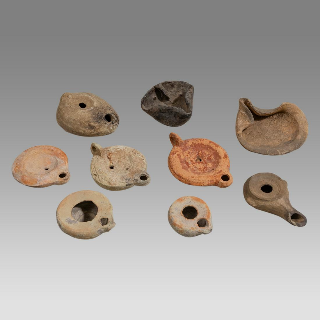 Lot of 9 Ancient Roman Terracotta Oil Lamps c.2nd-4th century AD. (1 of 2)
