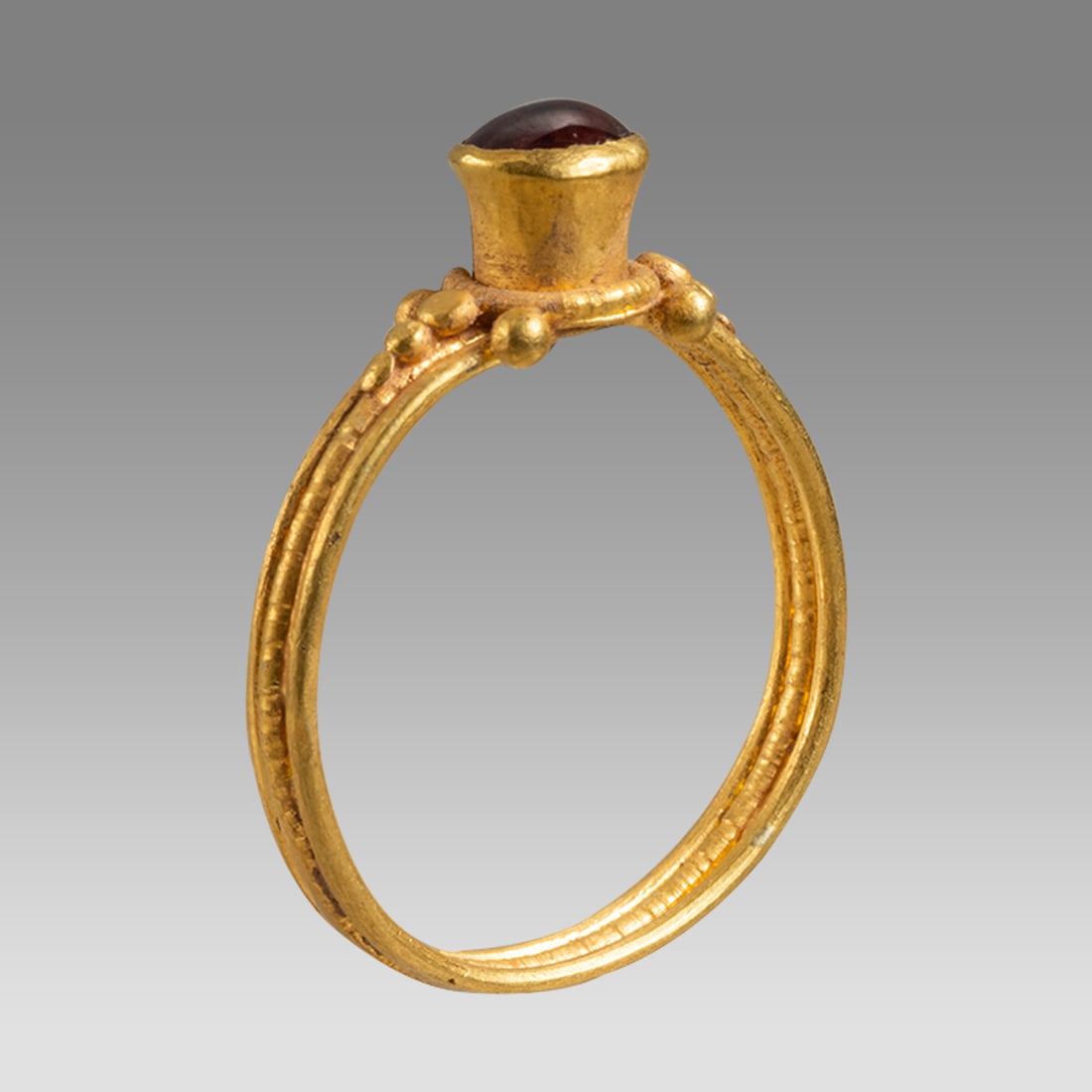 Roman Style Gold Ring With Carnelian Stone. (1 of 2)