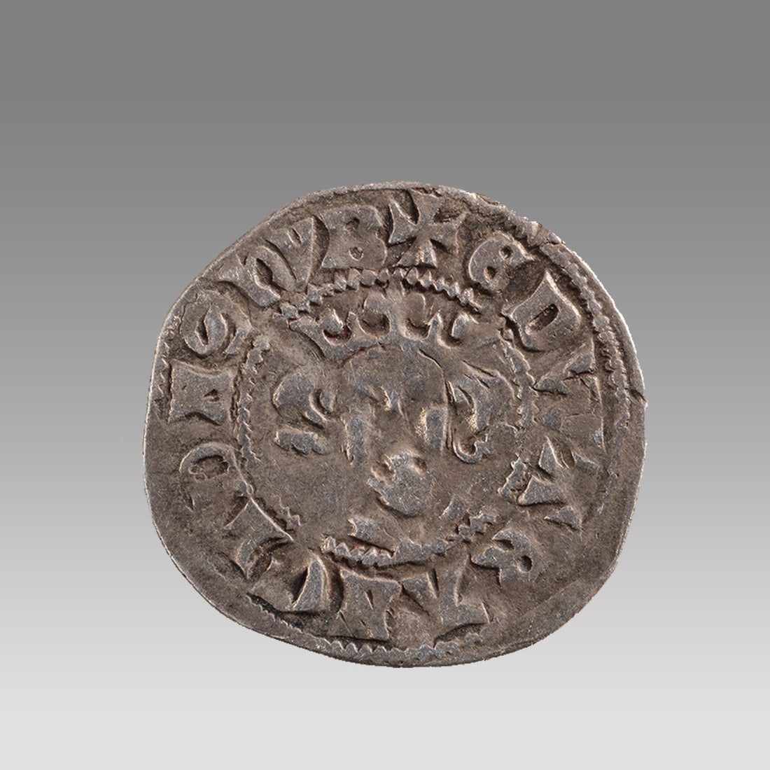 English Hammered Silver Penny England Edward I or II 1279-1327 AD.: English Hammered Silver Penny England Edward I or II 1279-1327 AD. Size 19mm, 1.33 grams. Edward King of England and lord of Irland. reverse. Long Cross dividing mint. CIVITAS London.