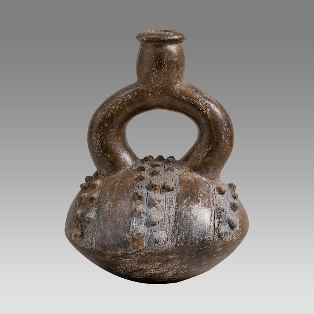 Chavin Stvle Blackware Shell Vessel pottery Vessel. (1 of 3)