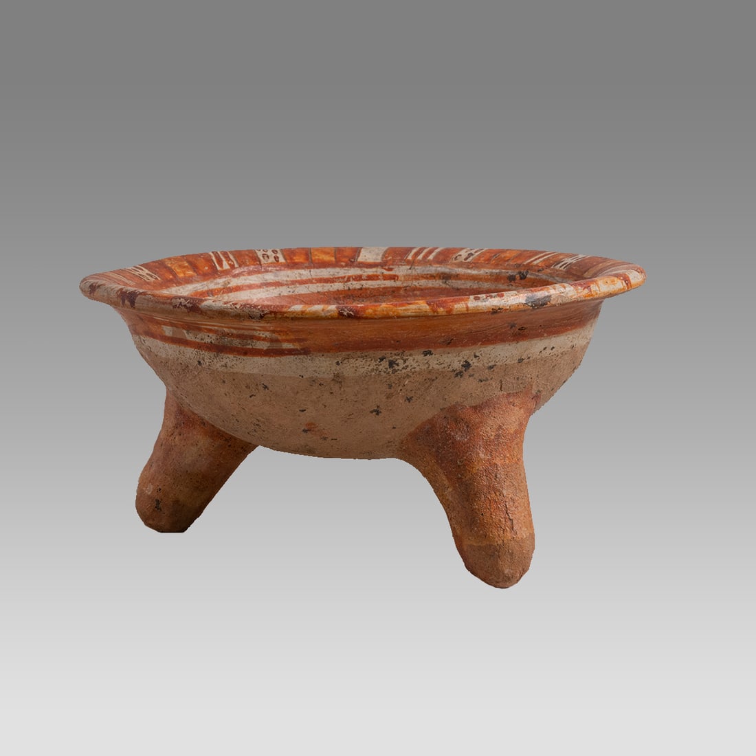 Pre-Columbian Michoacan Polychrome Tripod Bowl (ca.1350 to 1521 CE).: Pre-Columbian Michoacan Polychrome Tripod Bowl (ca.1350 to 1521 CE). Size: 8 1/2 inches diameter x 4.25 inches high. From the Tarascan Empire (Michoacan area), in the Matazinca style. The Tarascans we