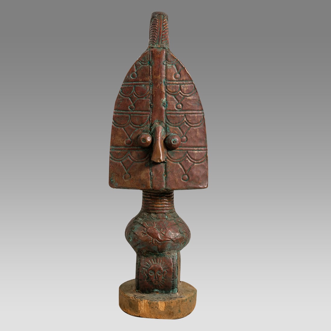 African Mahongwe Bakota Reliquary Bwete Figure. (1 of 3)