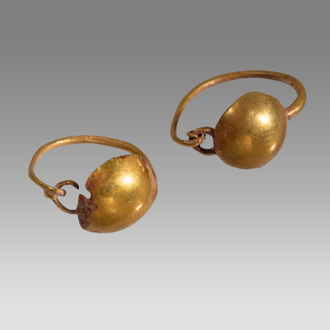Ancient Roman Gold Earrings c.2nd-3rd century CE. (1 of 1)