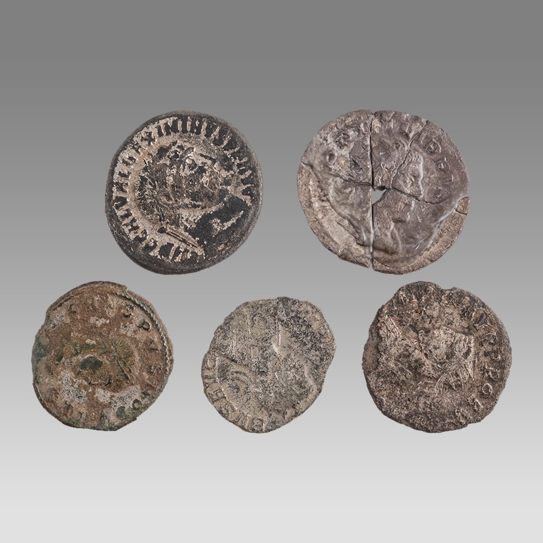 Lot of 5 Ancient Roman Bronze Coins c.3rd century AD. (1 of 3)