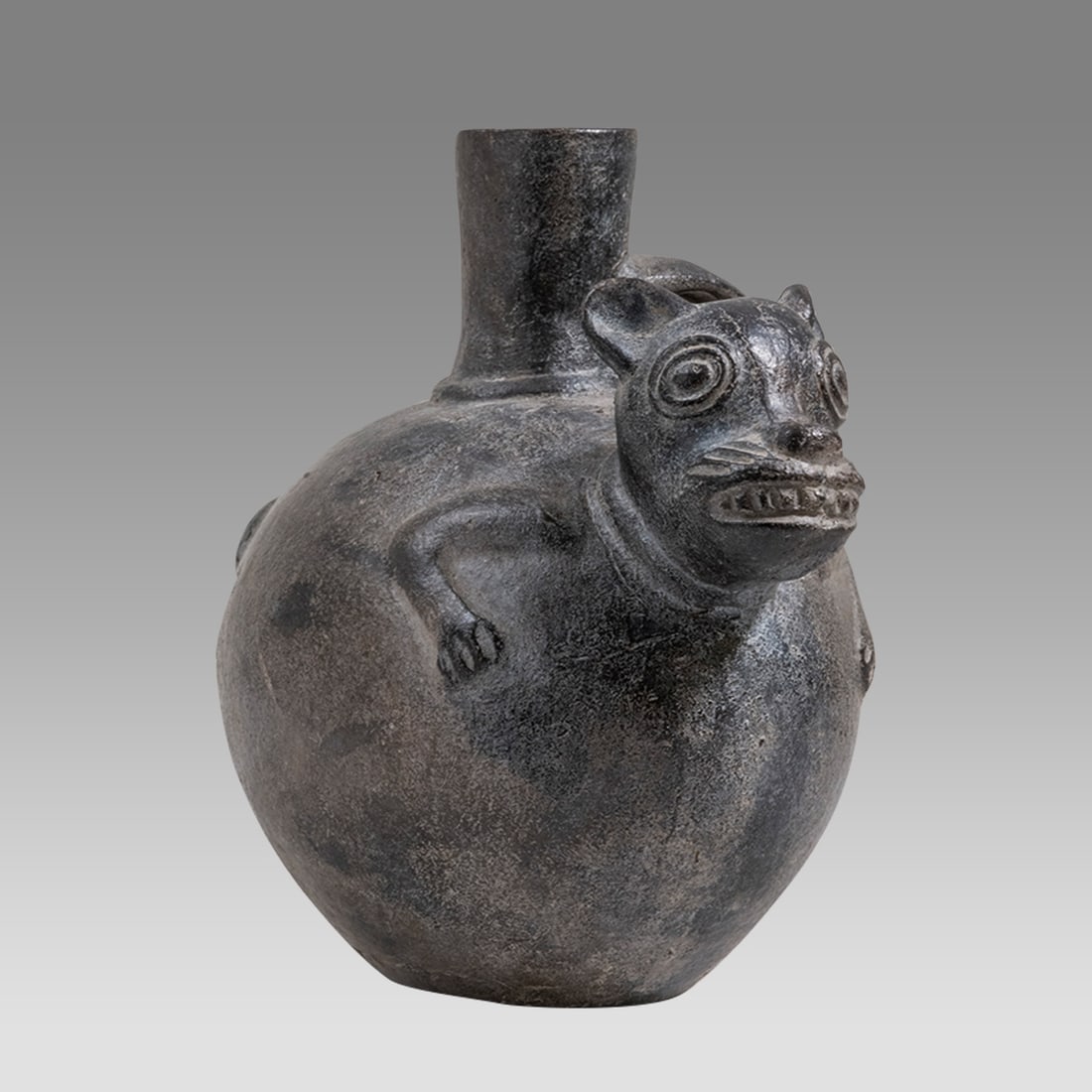 Moche/Chimu Style Blackwear Jaguar Pottery Vessel. (1 of 5)