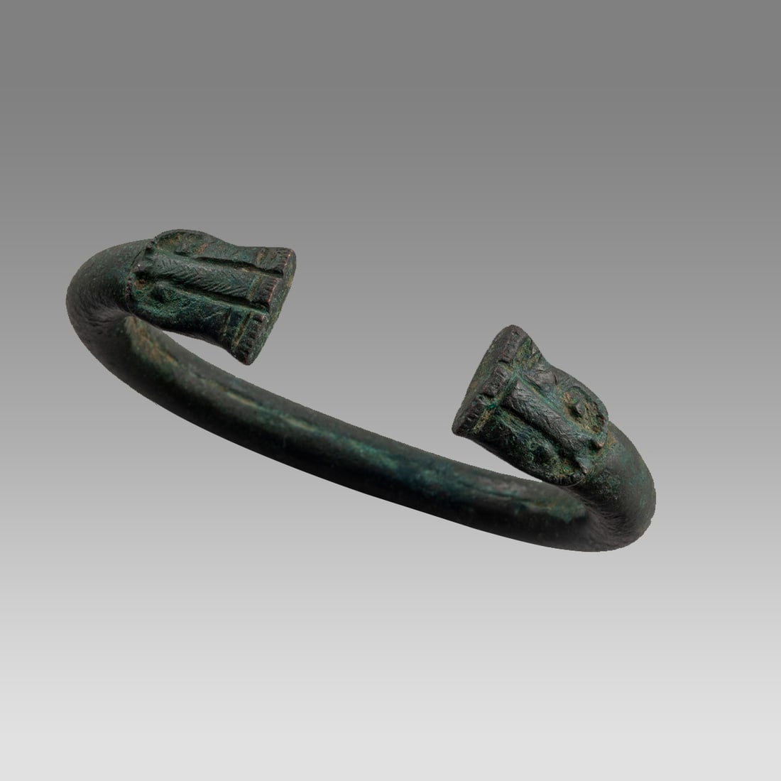 Rare Achaemenid bronze bracelet with Faces 800 BC. (1 of 2)