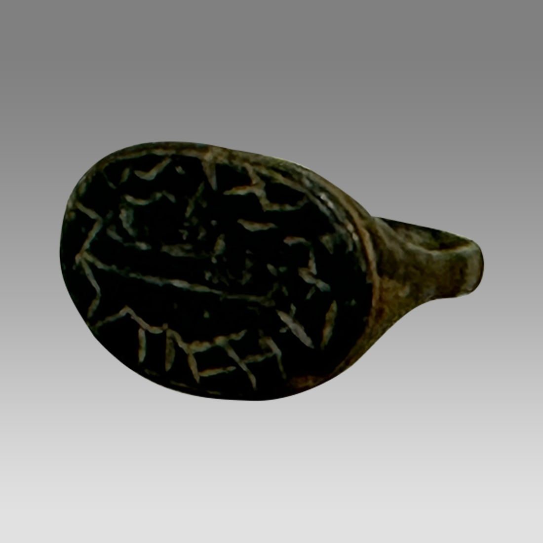 Ancient Roman Bronze ring c.2nd-4th century AD. (1 of 2)