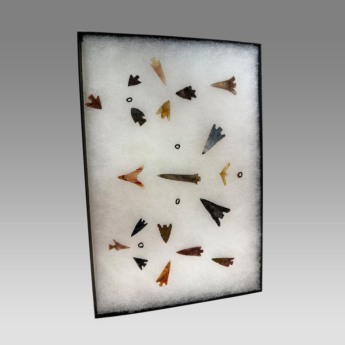 Lot of 19 Native American Stone Arrow Points. (1 of 2)